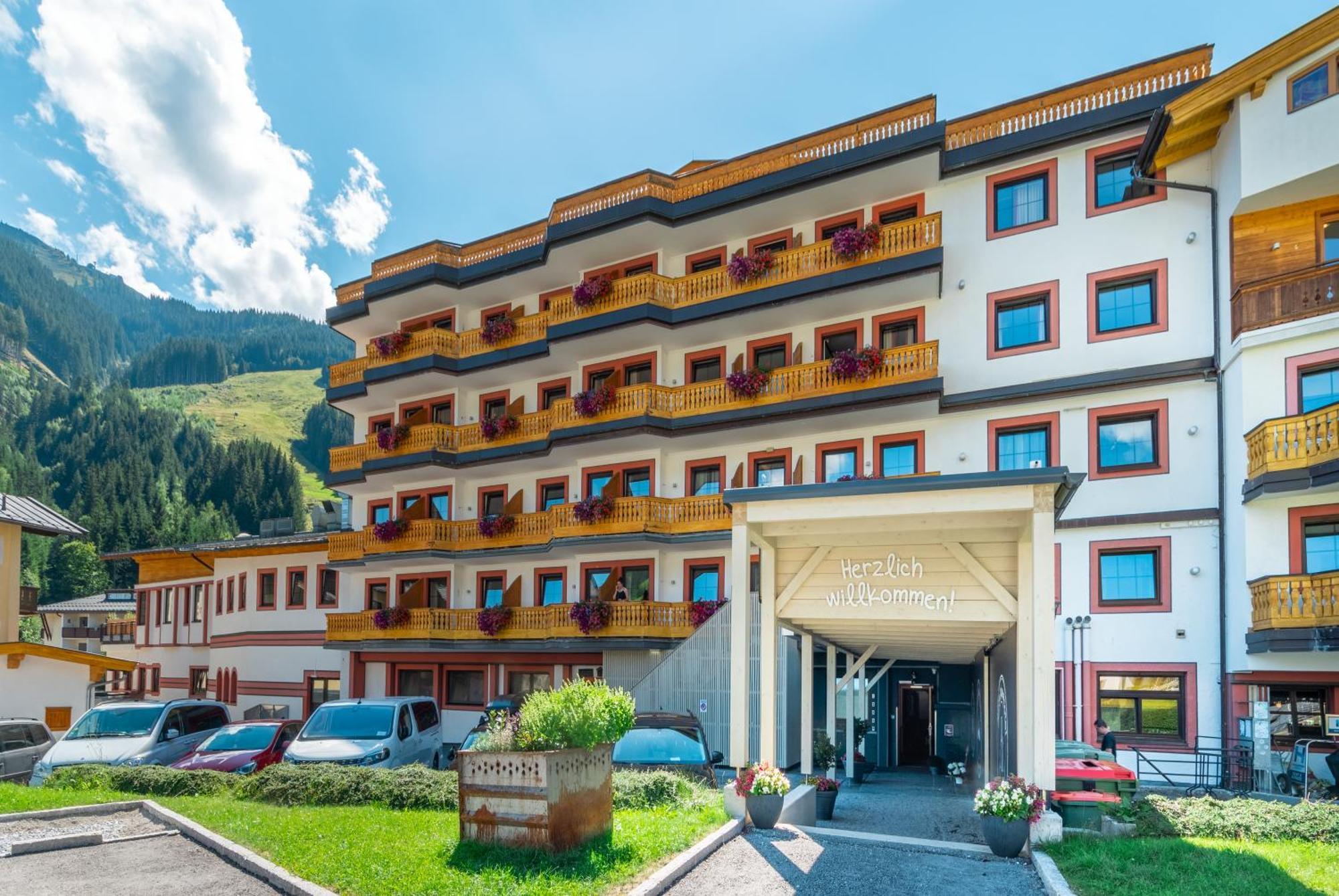 Jufa Alpenhotel Saalbach 외부 사진